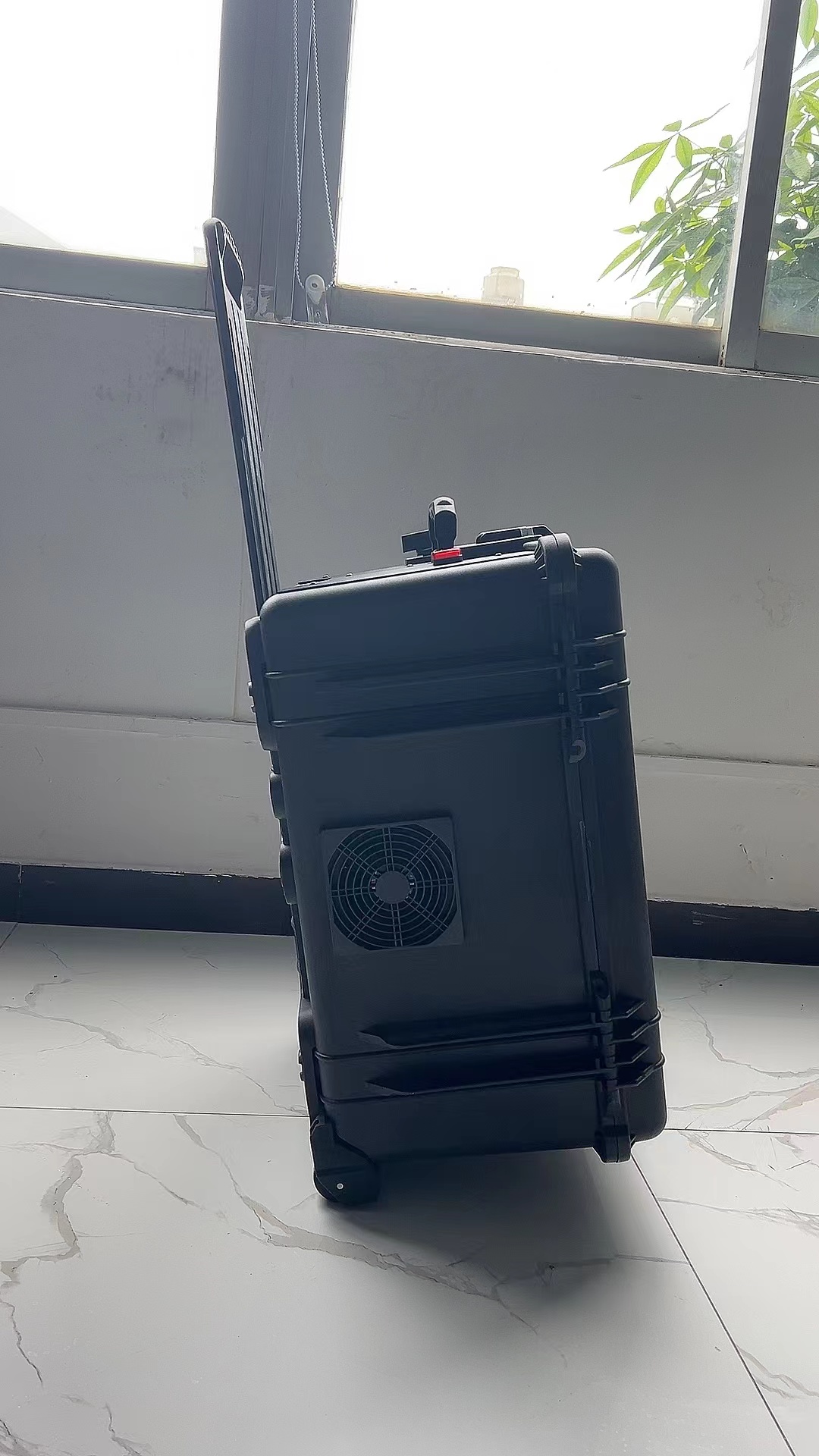 仁寿手拉箱型移动通信干扰器